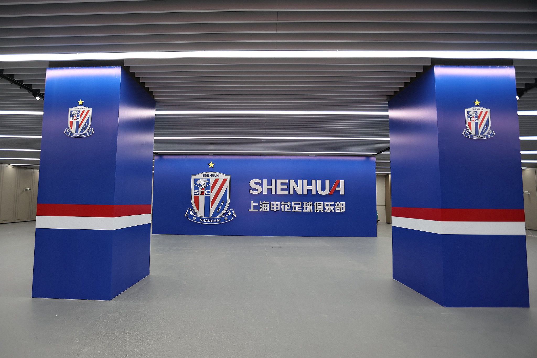拜仁正在考虑引进若纳坦-塔，据传图赫尔欣赏他，因为他在防线上位置很灵活。